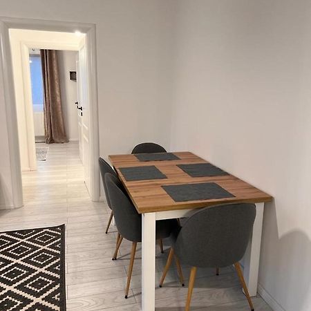 Apartament English Home 2 Camere Brassó Kültér fotó