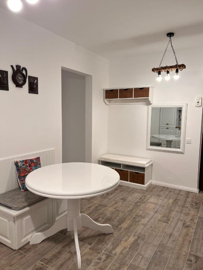 Apartament English Home 2 Camere Brassó Kültér fotó